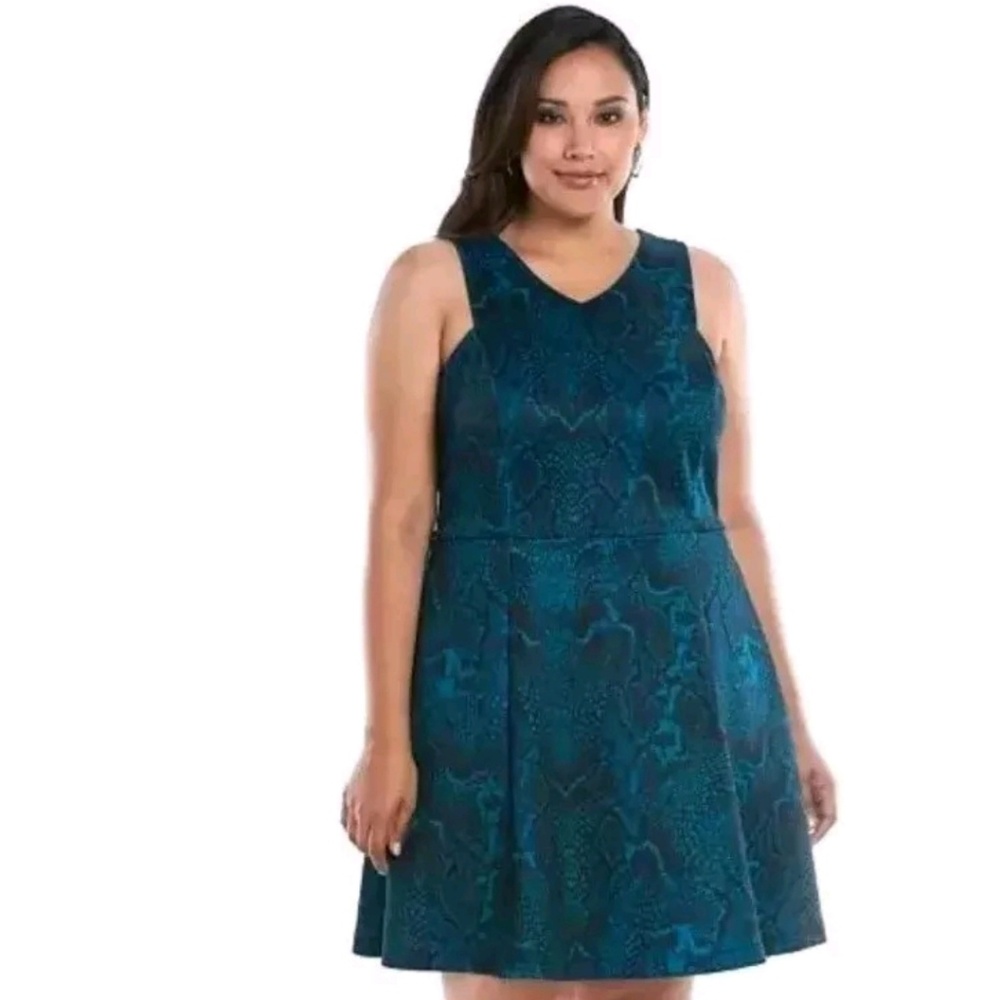 Jennifer Lopez Scuba fit flare dress